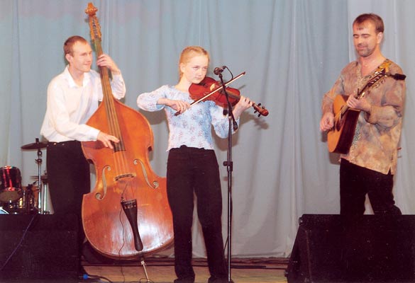 March 26, 2004. Playing at Paradigma folk fest